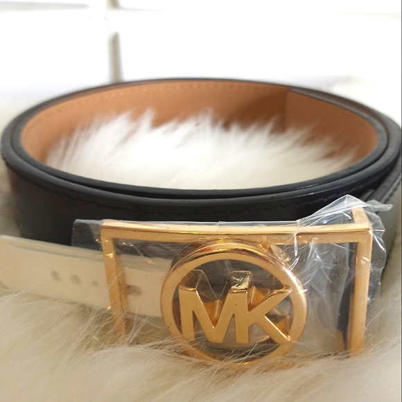 Michael Kors Accessories - NWT Michael Kors Solid Logo Belt Size M